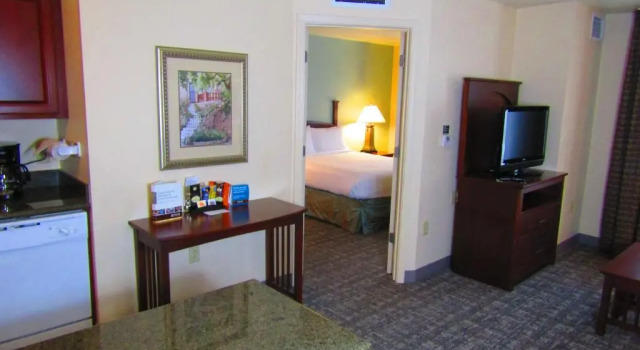 Двухместный номер Standard Staybridge Suites Rochester University by IHG