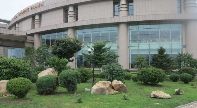 Crowne Plaza Hotel Dandong, Buchen Sie Hotel Zhenxing Dandong
