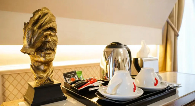 Студия Residence City Garden - Certificate of Excellence Top 10 BEST Five-Stars City Hotels for 2024 awarded by HTIF