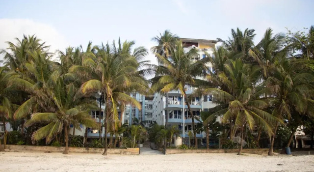 Студия B12 Cowrie Beach Studio Apartment