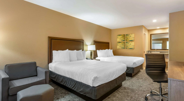 Четырёхместный номер Standard Best Western Plus Inn Scotts Valley