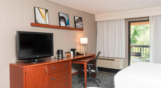 Четырёхместный номер Standard Courtyard by Marriott Traverse City