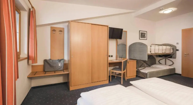 Четырёхместный номер Standard Hotel Schölzhorn Superior