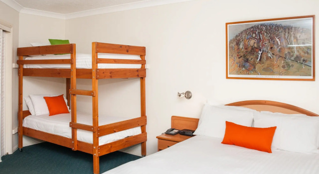 Pegasus Motor Inn and Serviced Apartments