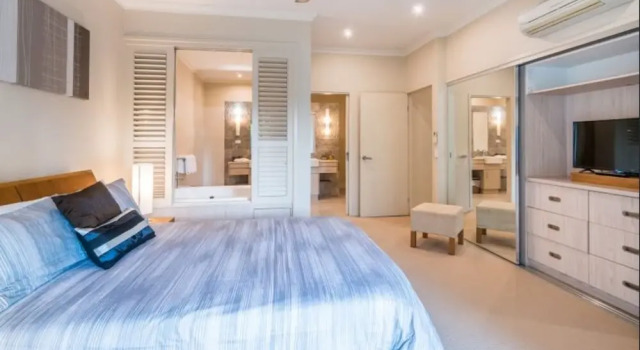 Resort Living with Private Pool sleeps 8, Reservar Resort Cairns 