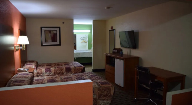 Люкс Royal Inn & Suites