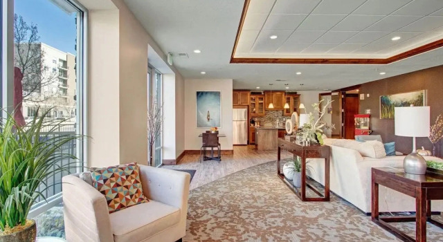 Downtown Condo with Great Mountain Views