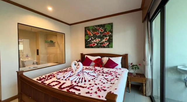 Номер Deluxe Отель Patong Heaven