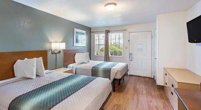 Suite HomeTowne Studios by Red Roof Atlanta - Lawrenceville