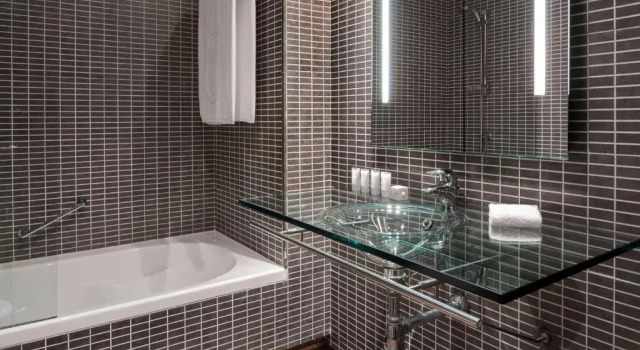 Трёхместный номер Standard AC Hotel San Sebastián de los Reyes by Marriott