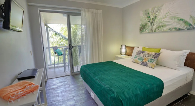Апартаменты Executive Coolum At The Beach