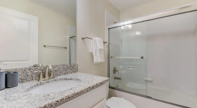 Вилла 6 Bdrm 5 BA Vacation Home