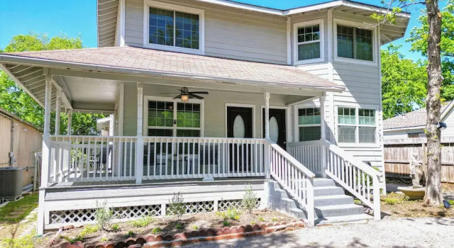 Коттедж Backyard, Deck & Fire Pit: Conroe Getaway