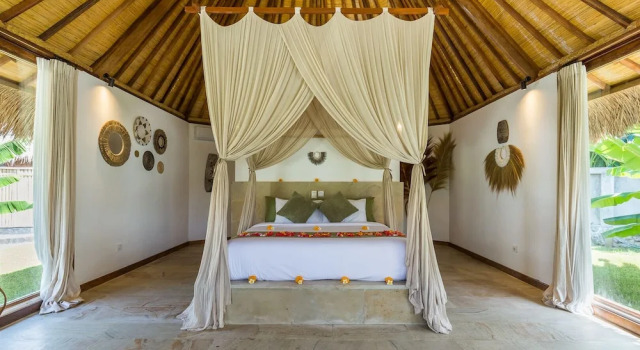 Двухместный номер Standard с балконом и с видом на бассейн Emocean Beach Boutique Dive Resort