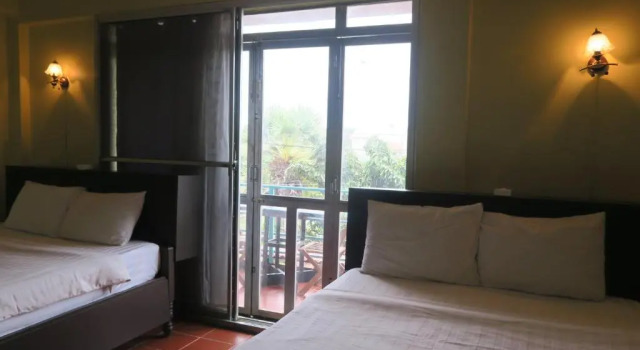 Семейный номер Standard River Dolphin Hotel