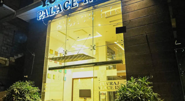 Yuvraj Palace Inn, Забронировать Отель «постель и завтрак» Бизнес-отели штата Карнатаки, 4* 5*