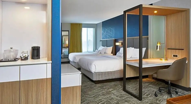 Люкс SpringHill Suites by Marriott Charlotte at Carowinds