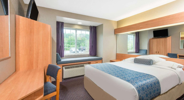 Двухместный номер Standard Microtel Inn & Suites by Wyndham Hazelton/Bruceton Mills