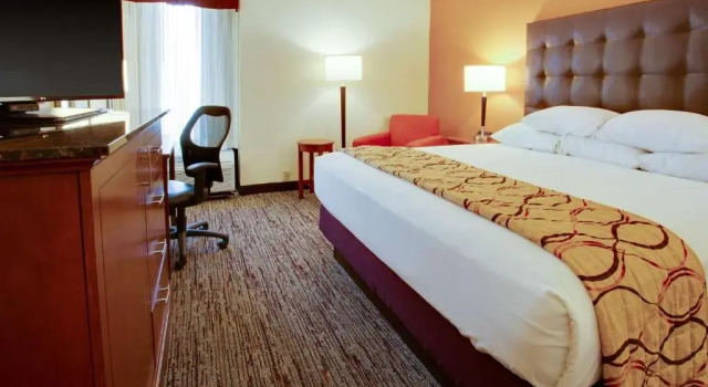 Номер Superior Drury Inn & Suites Terre Haute