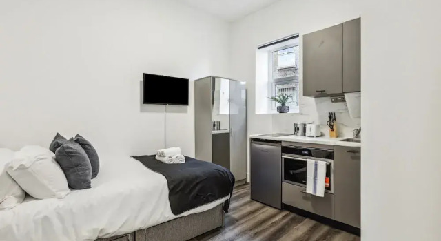 Студия Sutherland Apartments