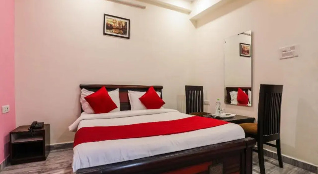 Maanne Hospitality Services By OYO Rooms, Rezerwuj Hotel Jubilee Hills 