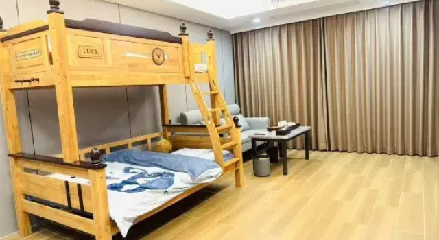 Семейный люкс Jinghong Hotel