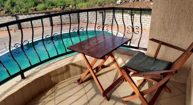 Номер Standard Longview Suites