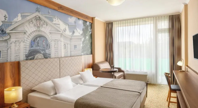 Двухместный номер Superior с балконом Aranyhomok Hotel Business & Relax