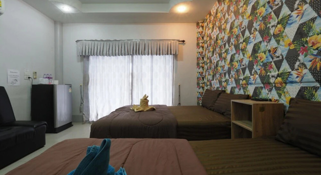 OYO 1100 Chidlom Resort