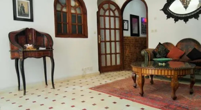 Christinas House, Rezerwuj Hotel Hotele w Tanger-Tetouan z parkingiem, Parking