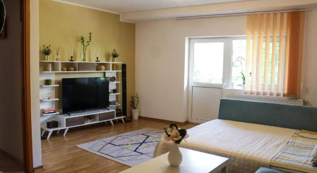 Collosal Apartment with Garden, Prenota Appartamento Settore 2 Bucarest, vicino a Mega Mall