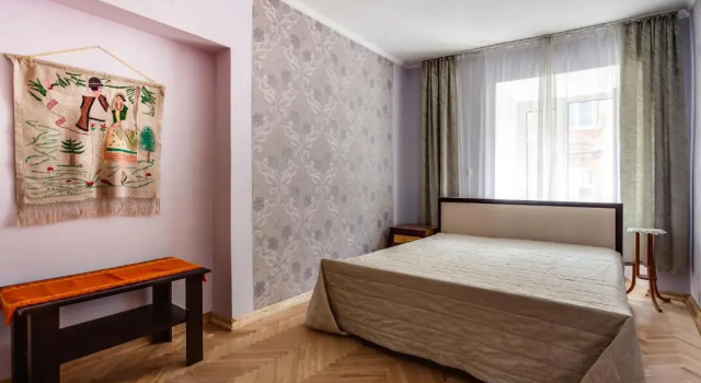 Four bedrooms apartment in the heart of Lviv, Забронировать Апартаменты/квартира Апартаменты Львова, рядом с Музей этнографии и художественного промысла, Апартаменты/квартира