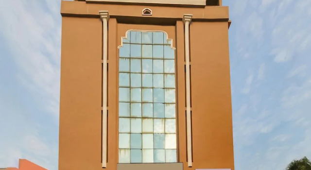 OYO Flagship 19460 Hotel Pearl City, Varaa Hotelli Edulliset hotellit kohteessa Telangana