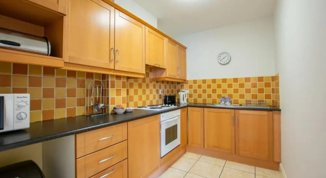 Коттедж с 2 комнатами Lovely 2 Bed Apartment with Parking