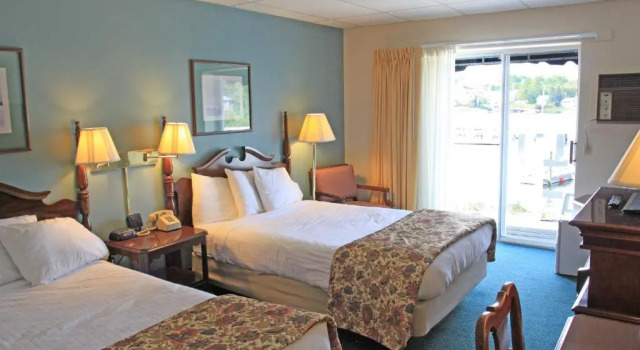 Четырёхместный номер Standard с частичным видом Boothbay Harbor Inn