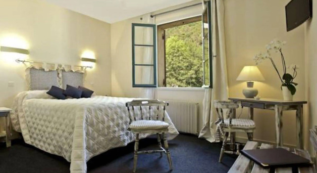 Hôtel Des Roches, Rezerwuj Hotel Les Eyzies-de-Tayac-Sireuil Dodogne Valley