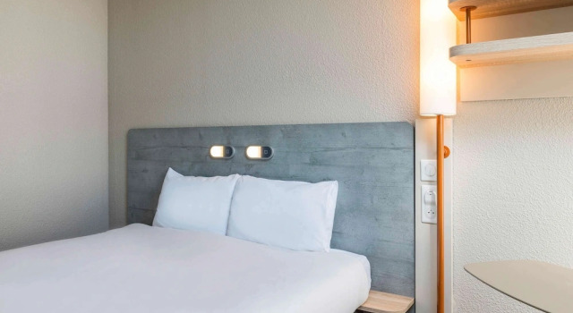 Номер Standard ibis budget Senlis