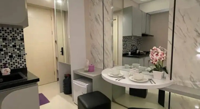 Luxe suite Cosmy Benson Apartment at Pakuwon Mall