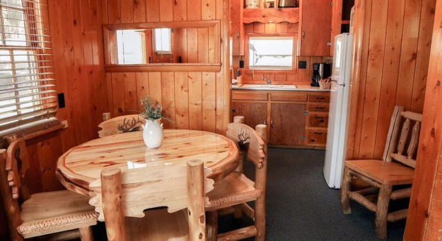 Lazy R Cottages: 2, Забронировать Отель Отели Эстес-Парк с парковкой, Парковка