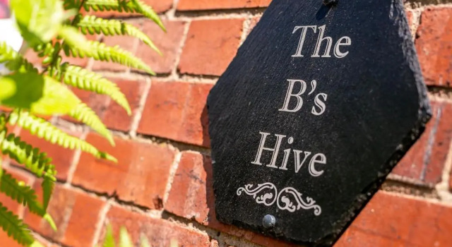 Коттедж The Bs Hive, Modern, stylish, 2 bedroom house, in Harrogate centre