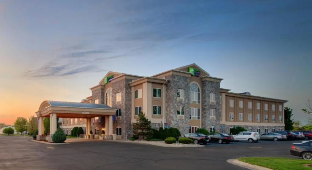 Holiday Inn Express Hotel & Suites Saginaw, Rezervați Hotel Saginaw Michigan