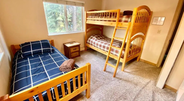 Коттедж Beautiful 3500sf Lake Tahoe Home W/ Open Layout