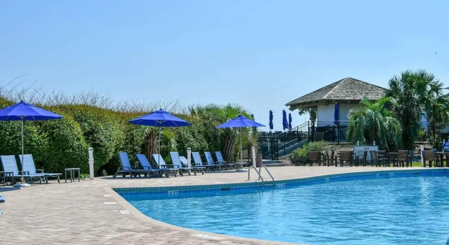 527 Ruthie's Roost FOV 3 Br villa by RedAwning, Book Villa Sommerhuse i Debordieu Colony, Hytte