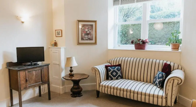 SUNNYSIDE APARTMENT - Spacious 2 Bedroom Ground Floor with Free Parking In Kendal, Cumbria, Varaa Huoneisto Asunnot kohteessa Merseyside, Huoneisto