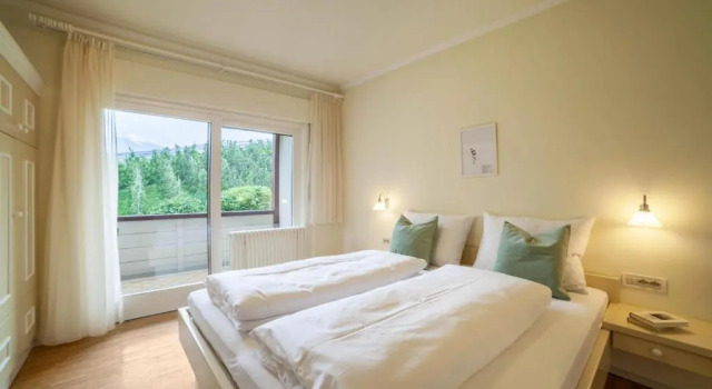 Wanda Apartment 7