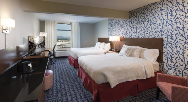 Четырёхместный номер Standard с видом на горы Fairfield Inn & Suites Lynchburg Liberty University