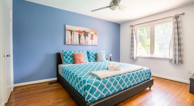 4BR Family Home - w Private Pool and Games Room, Varaa Hotelli Hamilton 