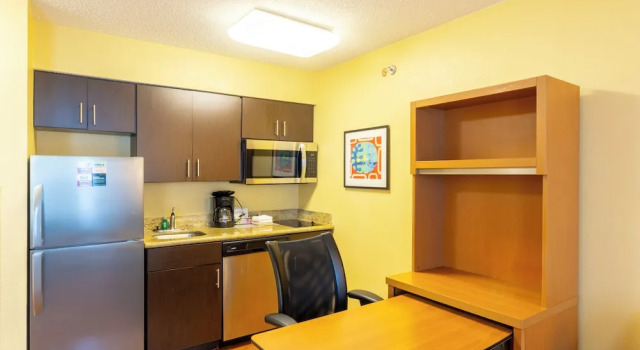 Одноместный люкс Candlewood Suites Bedford - Fort Worth by IHG