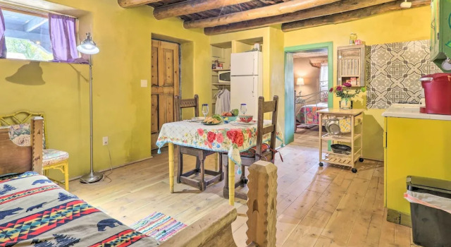 Artsy Santa Cruz Apartment w/ Shared Fire Pit!, Reserva ahora Apartamento Española Nuevo México