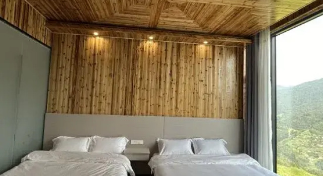Двухместный семейный люкс Deluxe с балконом Longsheng Xilu Homestay (Longji Titian Guanjing Qu)